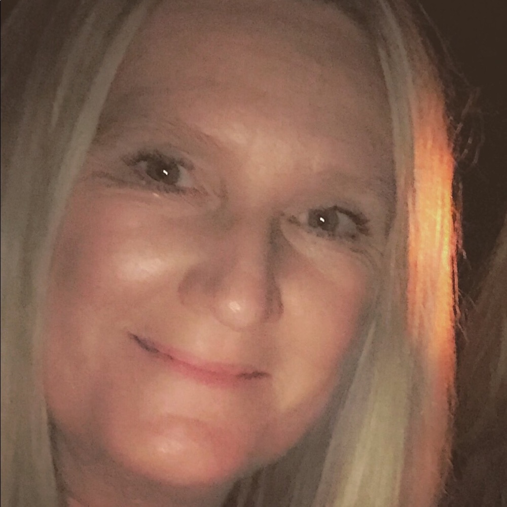 Meet your Posher, Debbie